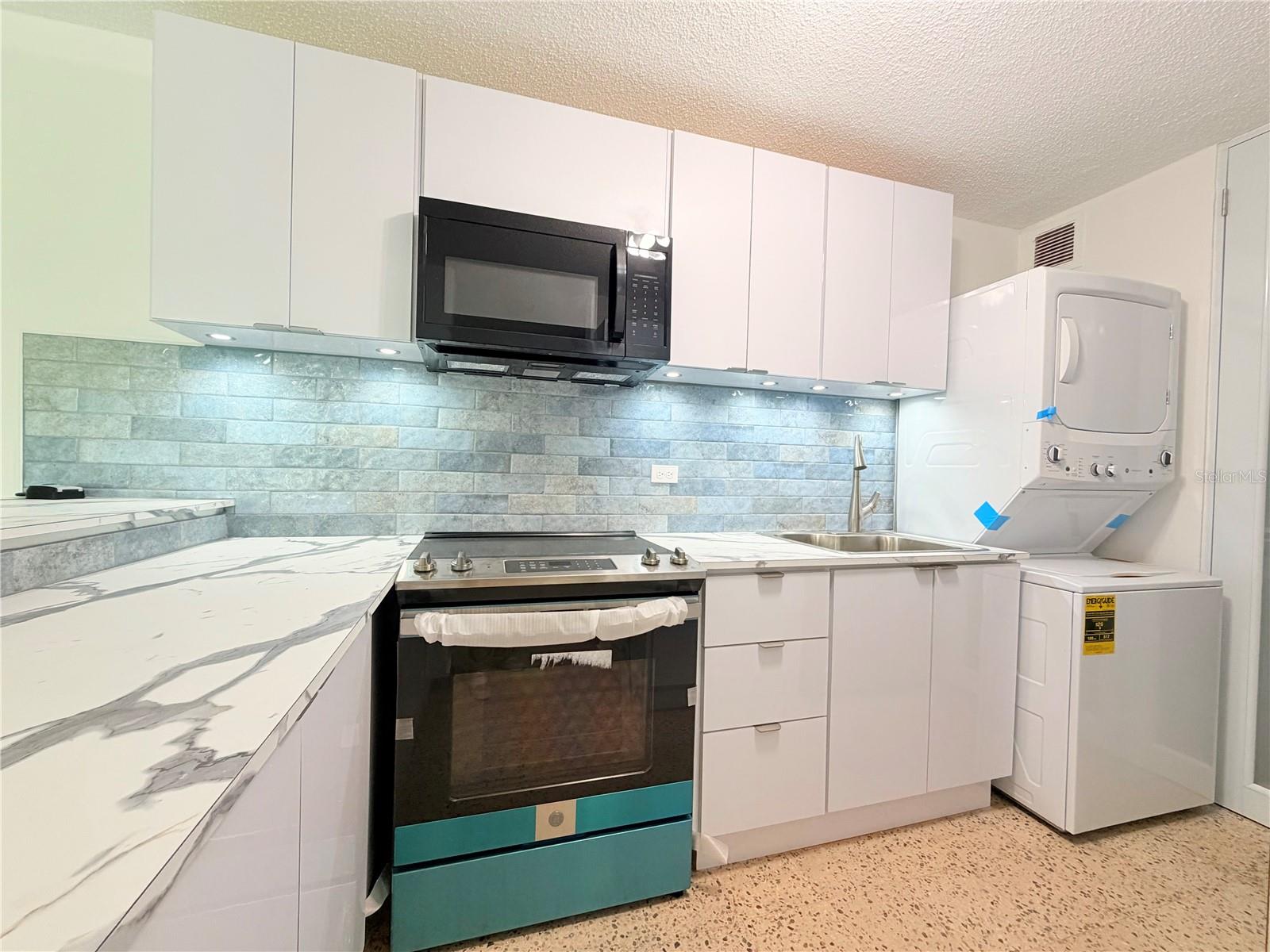 Cond. Laguna Gardens 2 AVE LAGUNA 3D