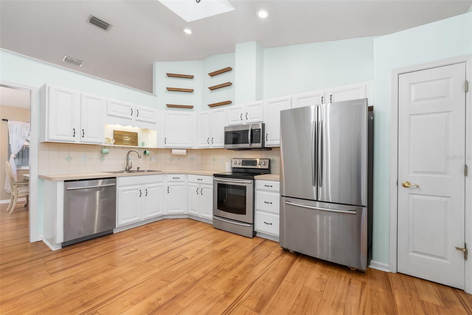 HAMILTON POND - Residential