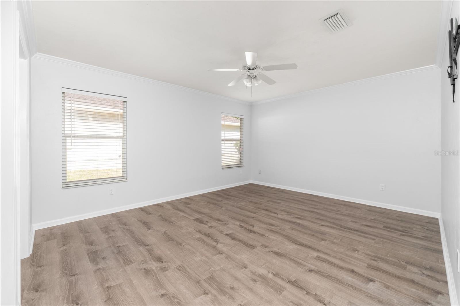 HAMILTON POND - Residential