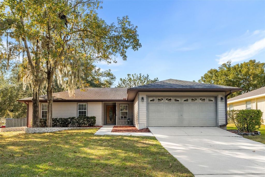 Photo of 420 NW 94th Way, Gainesville, FL 32607 (MLS # GC535579)