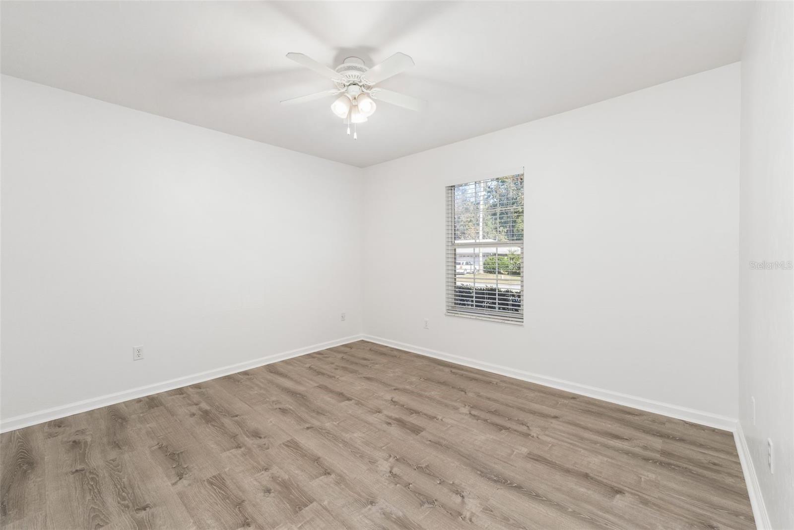 HAMILTON POND - Residential