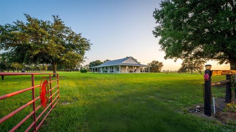 Photo of 3650 SE 165th Avenue, Morriston, FL 32668 (MLS # OM714240)