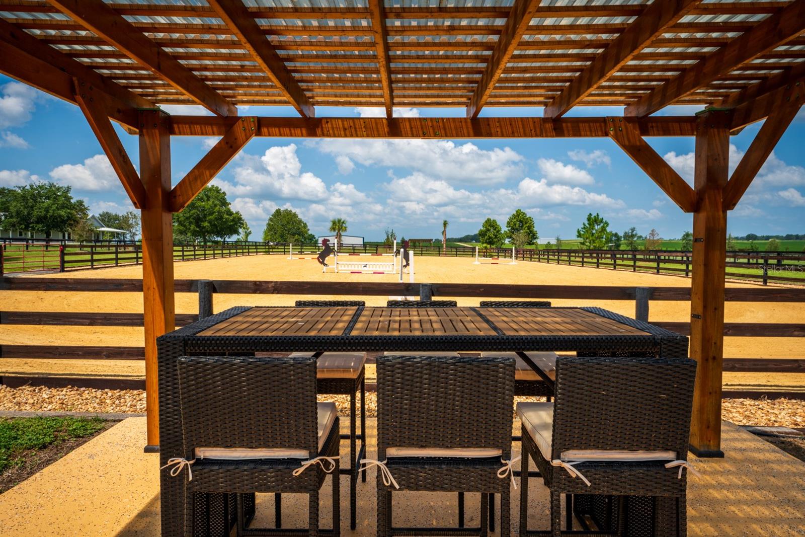 RED TAIL AIRSTRIP - Residential