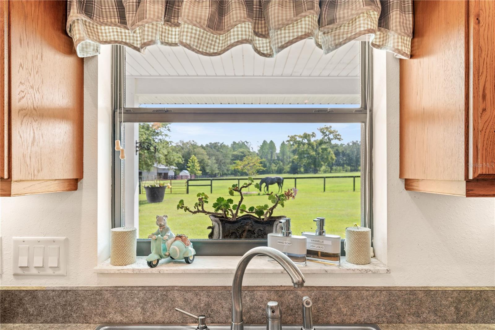 RED TAIL AIRSTRIP - Residential