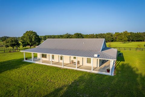 Tiny photo for 3650 SE 165th Avenue, Morriston, FL 32668 (MLS # OM714240)