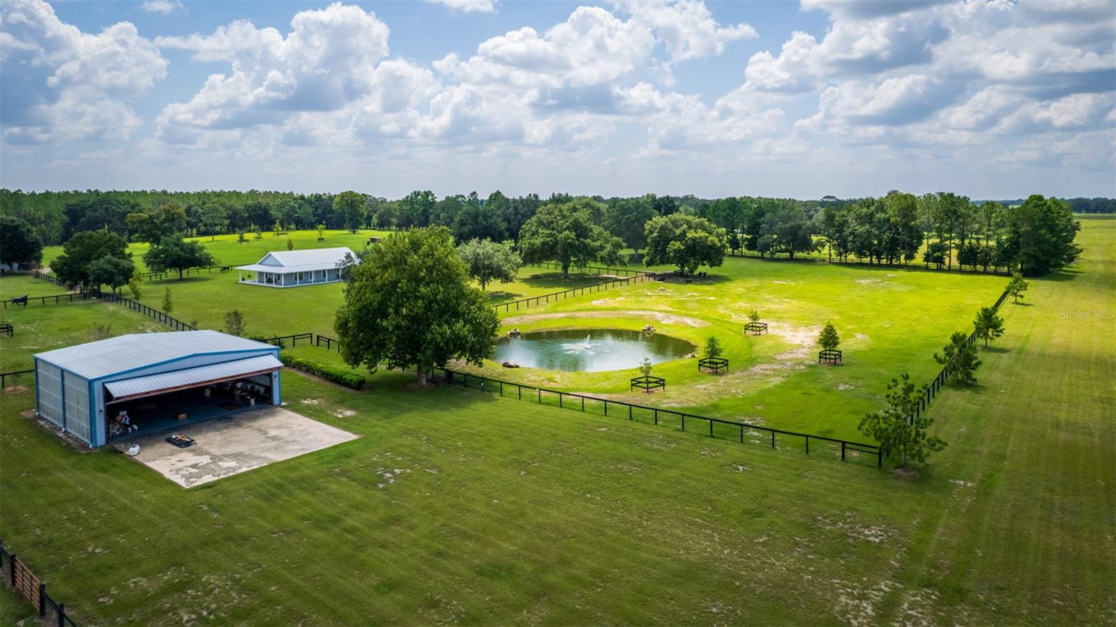 RED TAIL AIRSTRIP - Residential