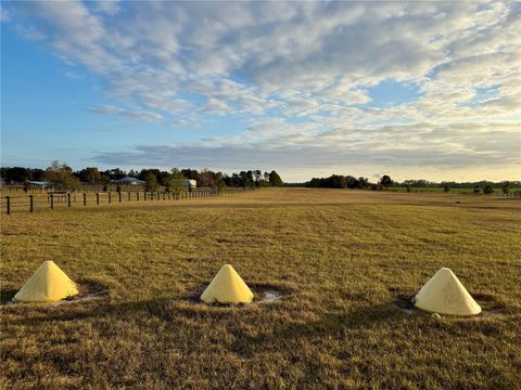 Tiny photo for 3650 SE 165th Avenue, Morriston, FL 32668 (MLS # OM714240)