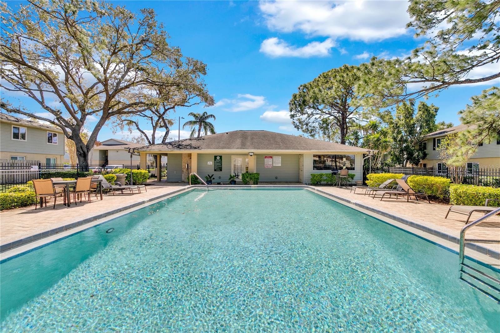 THE HAMPTONS AT BRANDON A CONDO - Residential