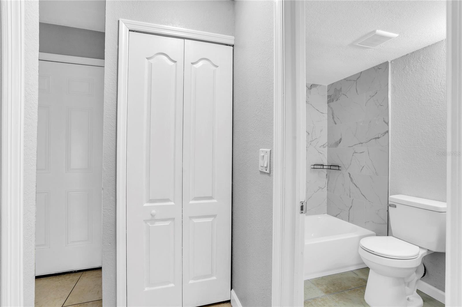 THE HAMPTONS AT BRANDON A CONDO - Residential