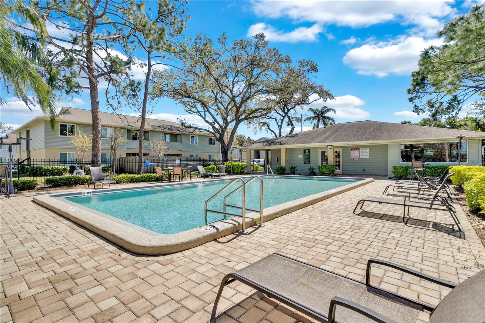 THE HAMPTONS AT BRANDON A CONDO - Residential