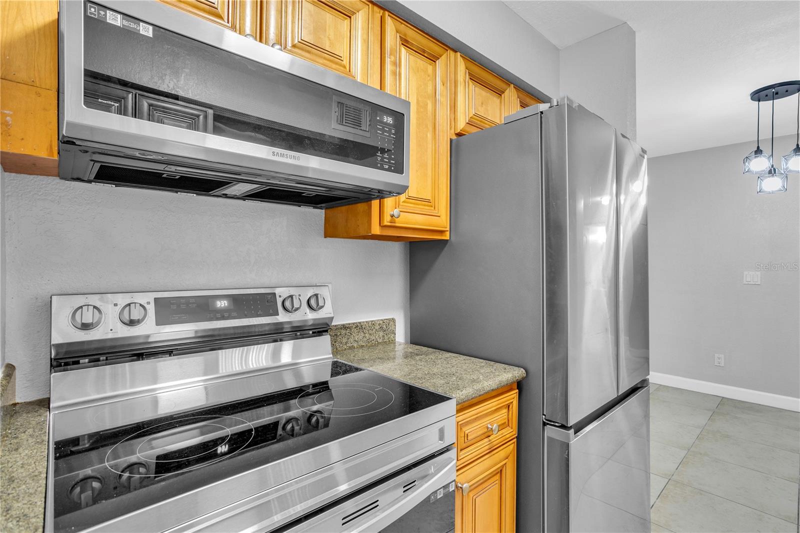 THE HAMPTONS AT BRANDON A CONDO - Residential