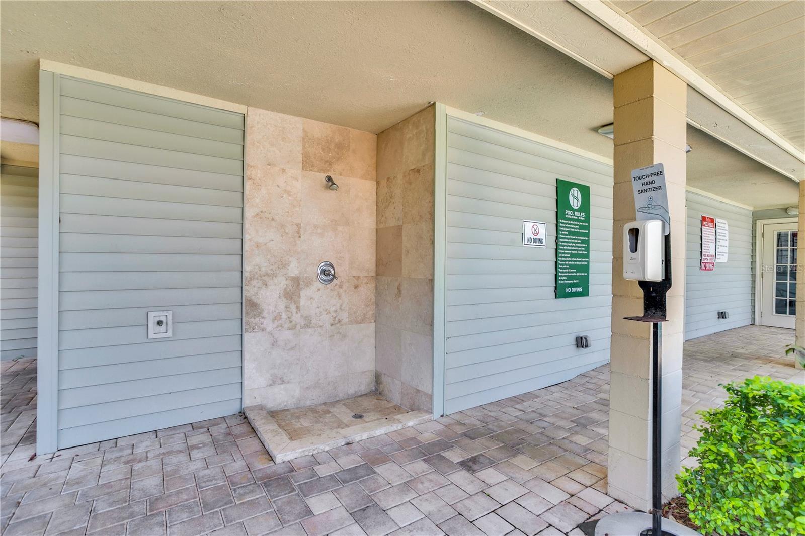 THE HAMPTONS AT BRANDON A CONDO - Residential