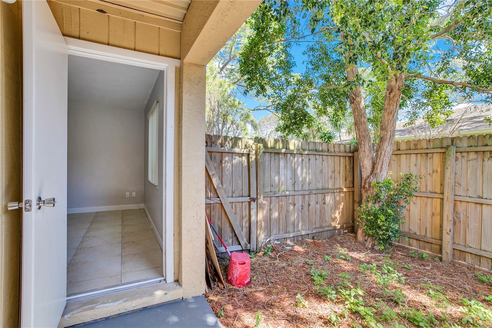 THE HAMPTONS AT BRANDON A CONDO - Residential