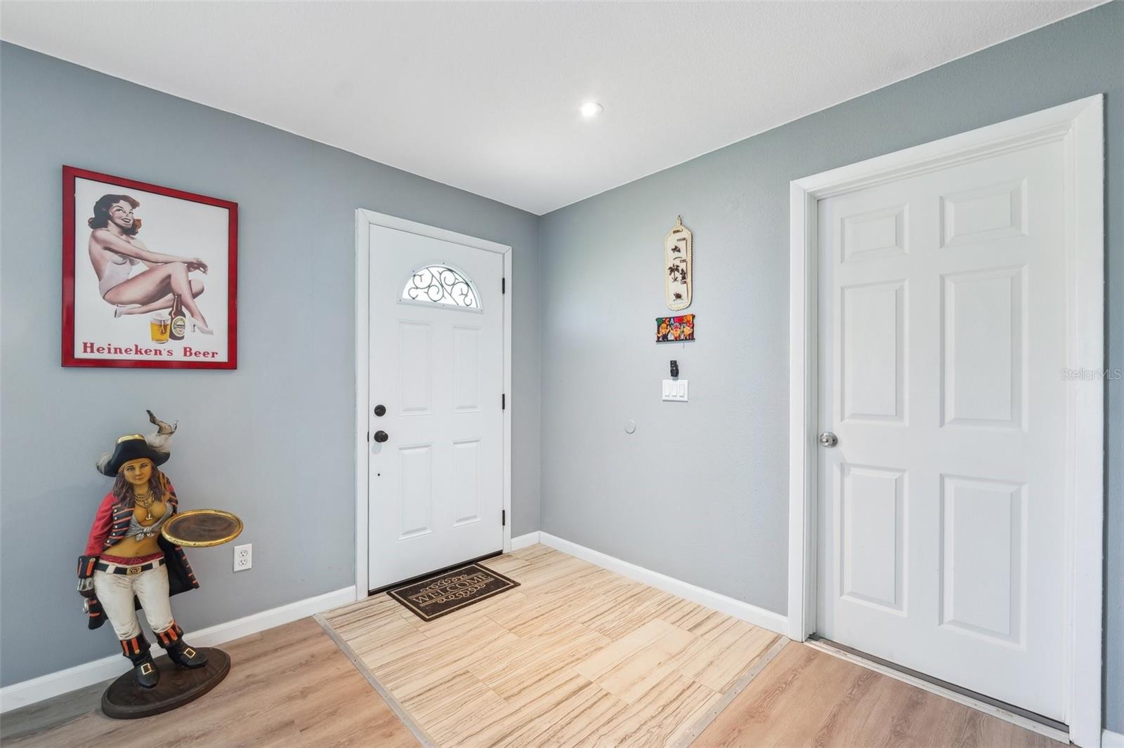 10115 KENLAKE DRIVE