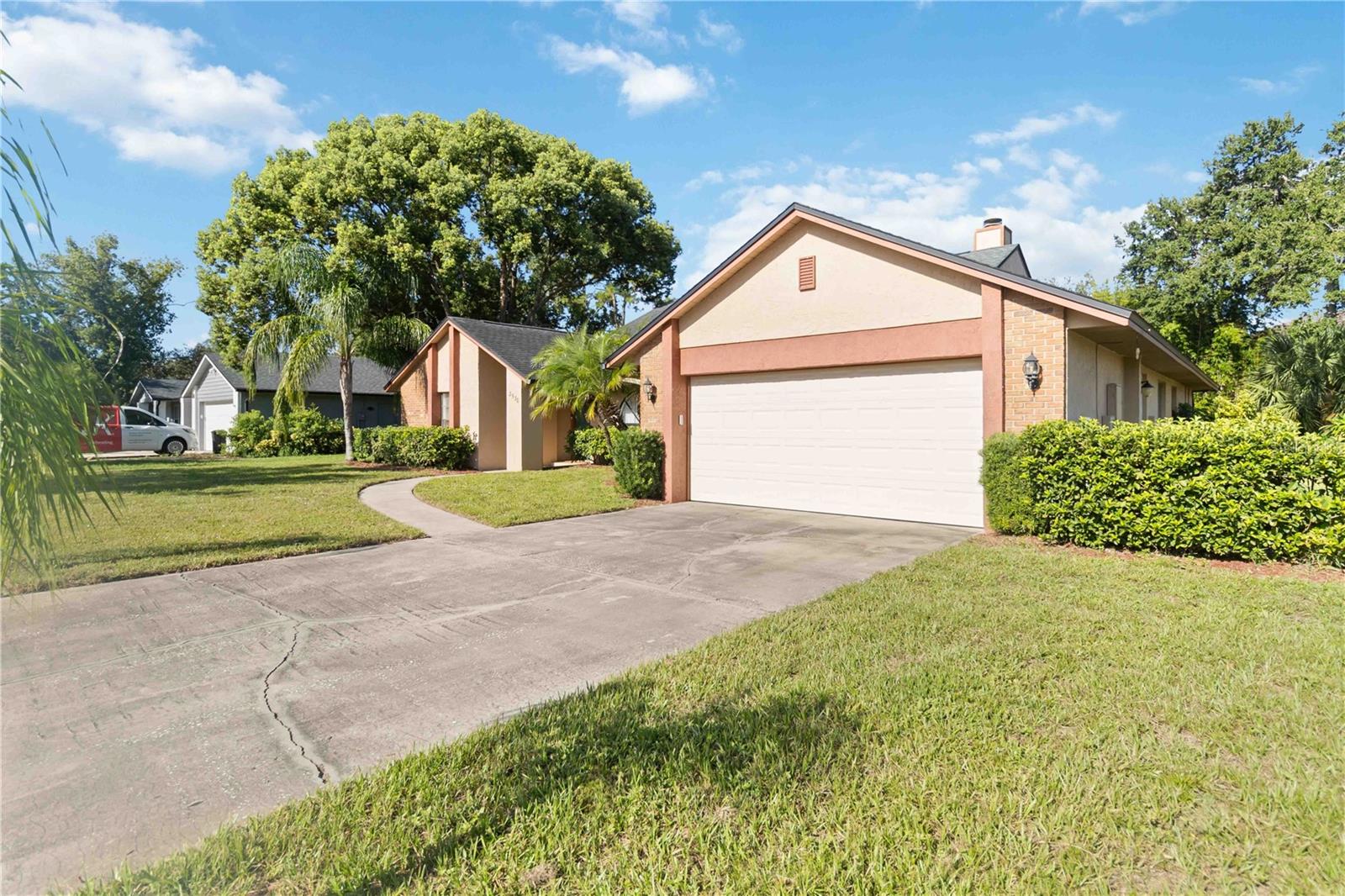2530 CREEKVIEW CIRCLE