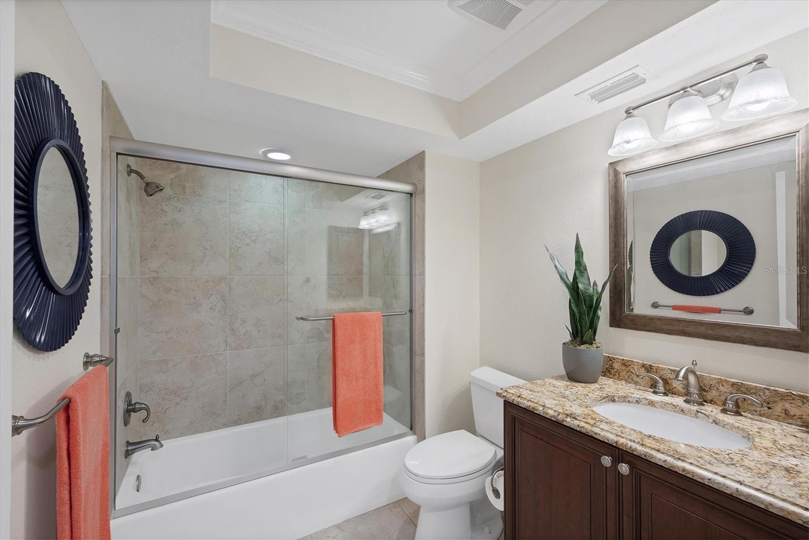 GLEN OAKS MANOR HOMES PH 1 - Residential