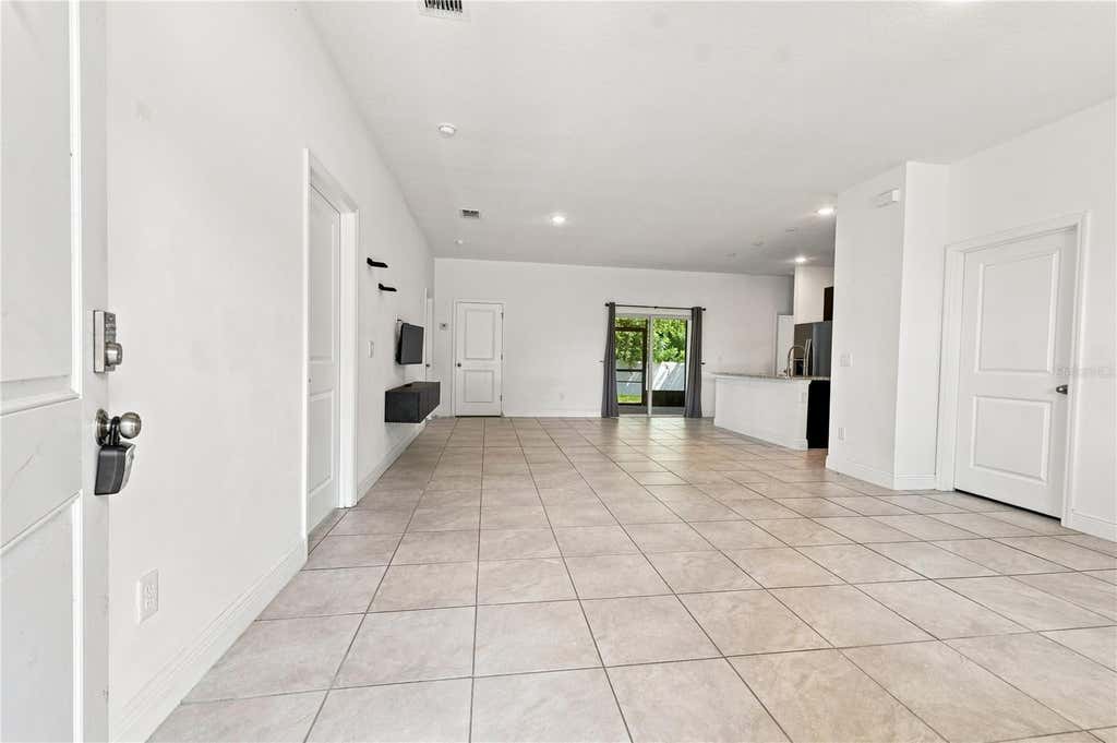 Photo of 1010 Mayfair Place, Kissimmee, FL 34758 (MLS # S5155837)