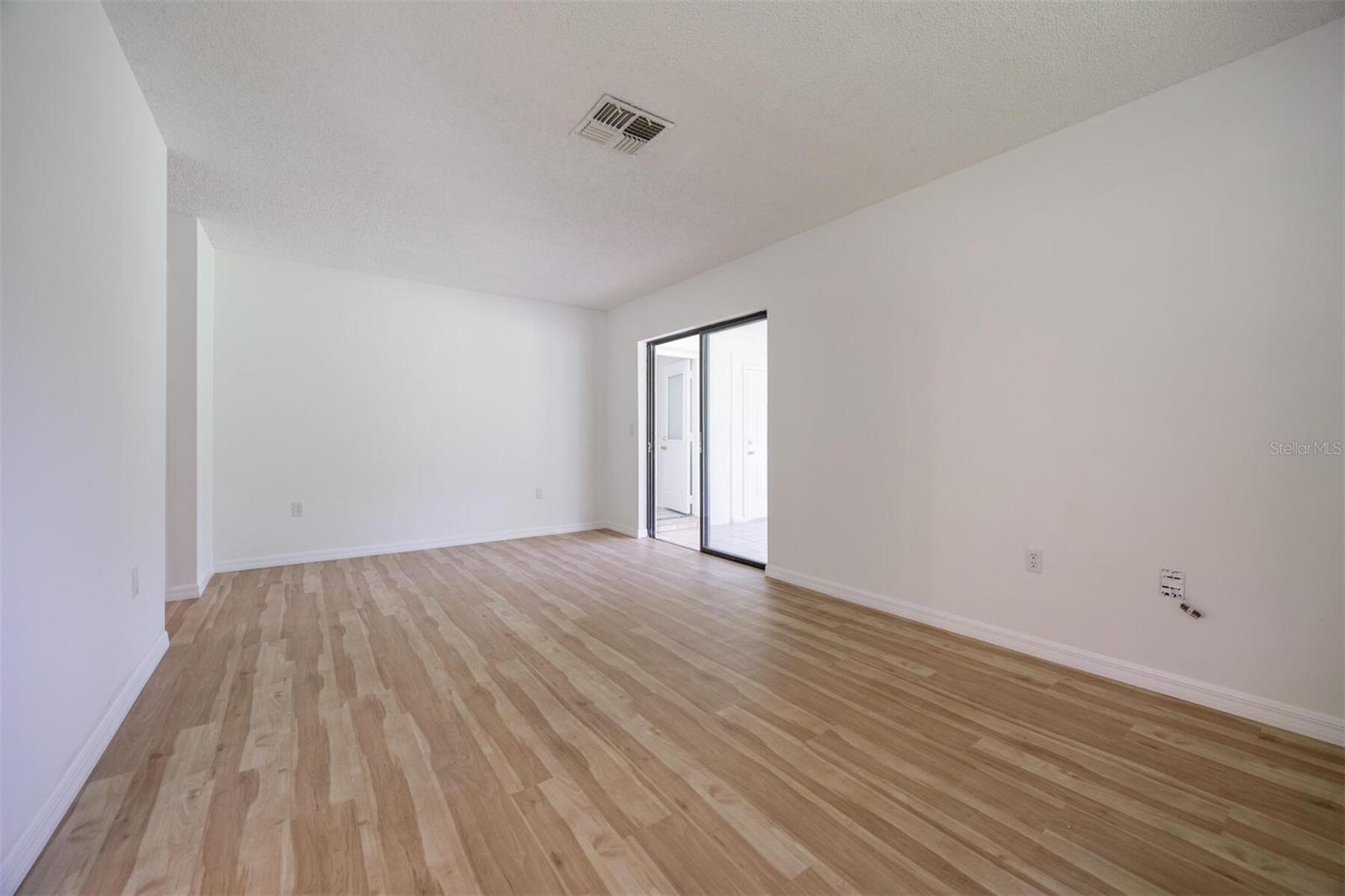 001069 - UNREC TRACTS IN 23-17S-19E - Residential