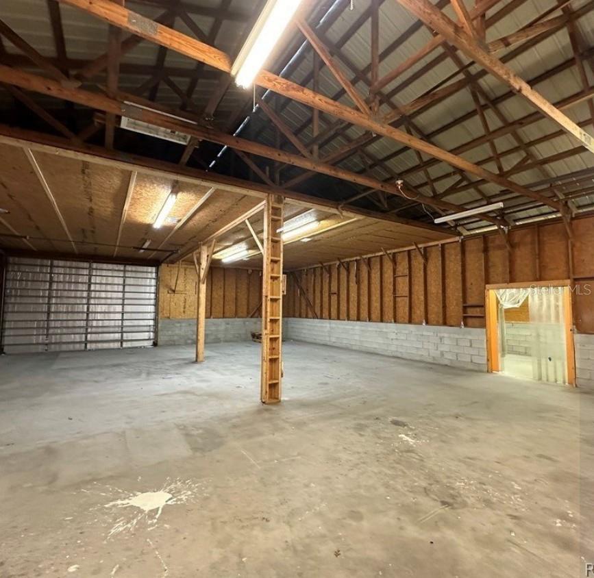 001069 - UNREC TRACTS IN 23-17S-19E - Residential