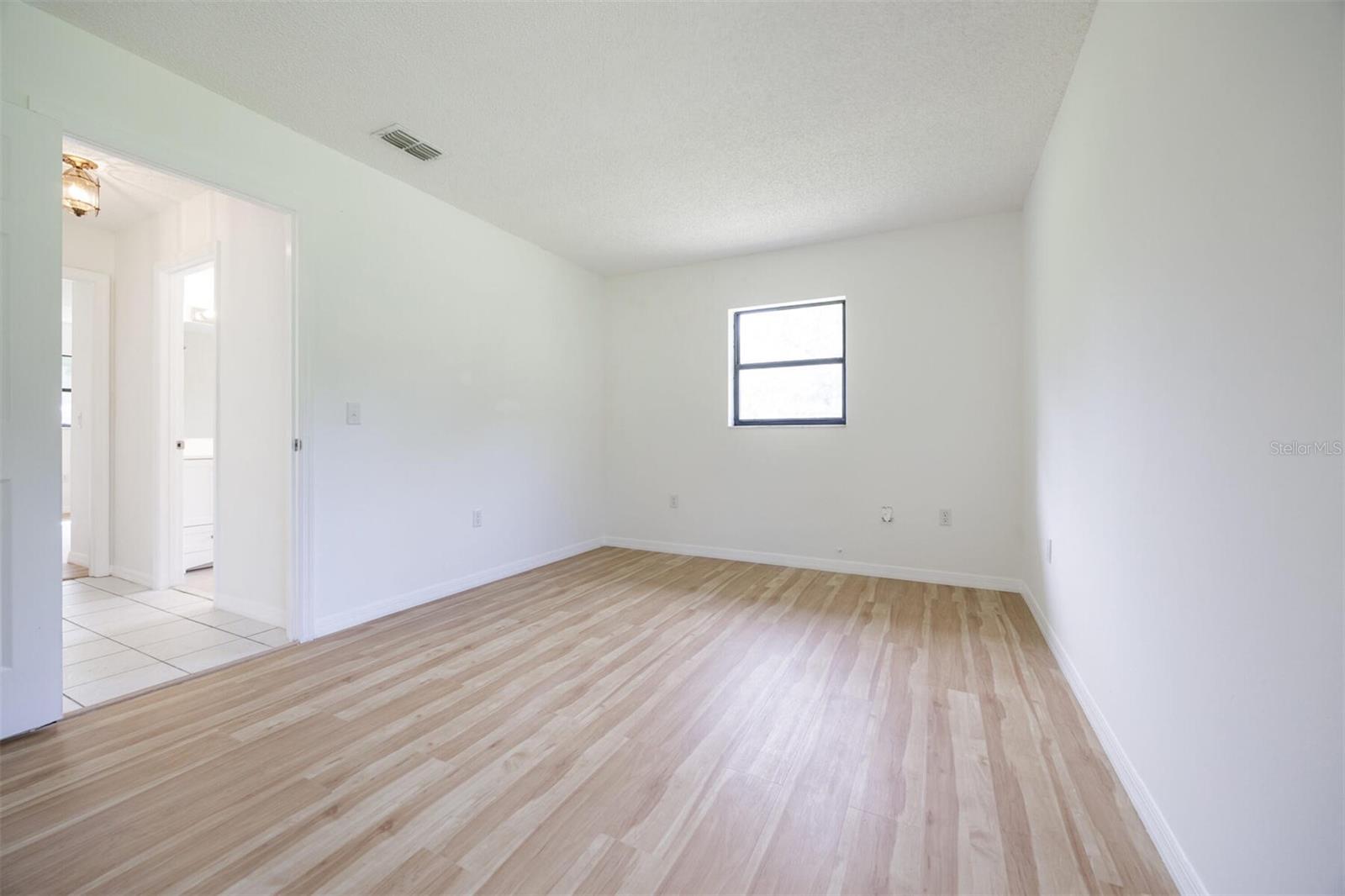 001069 - UNREC TRACTS IN 23-17S-19E - Residential