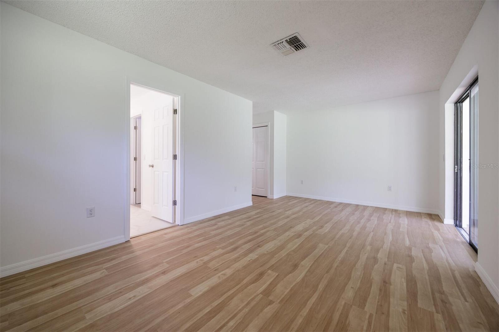 001069 - UNREC TRACTS IN 23-17S-19E - Residential