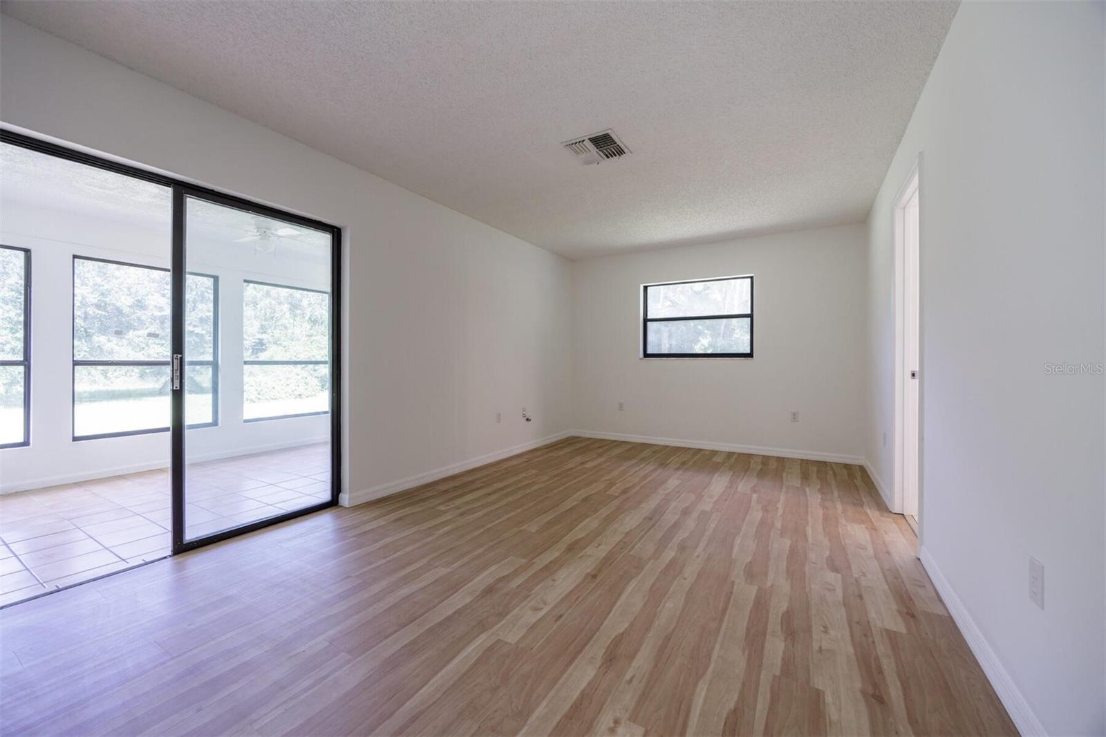 001069 - UNREC TRACTS IN 23-17S-19E - Residential