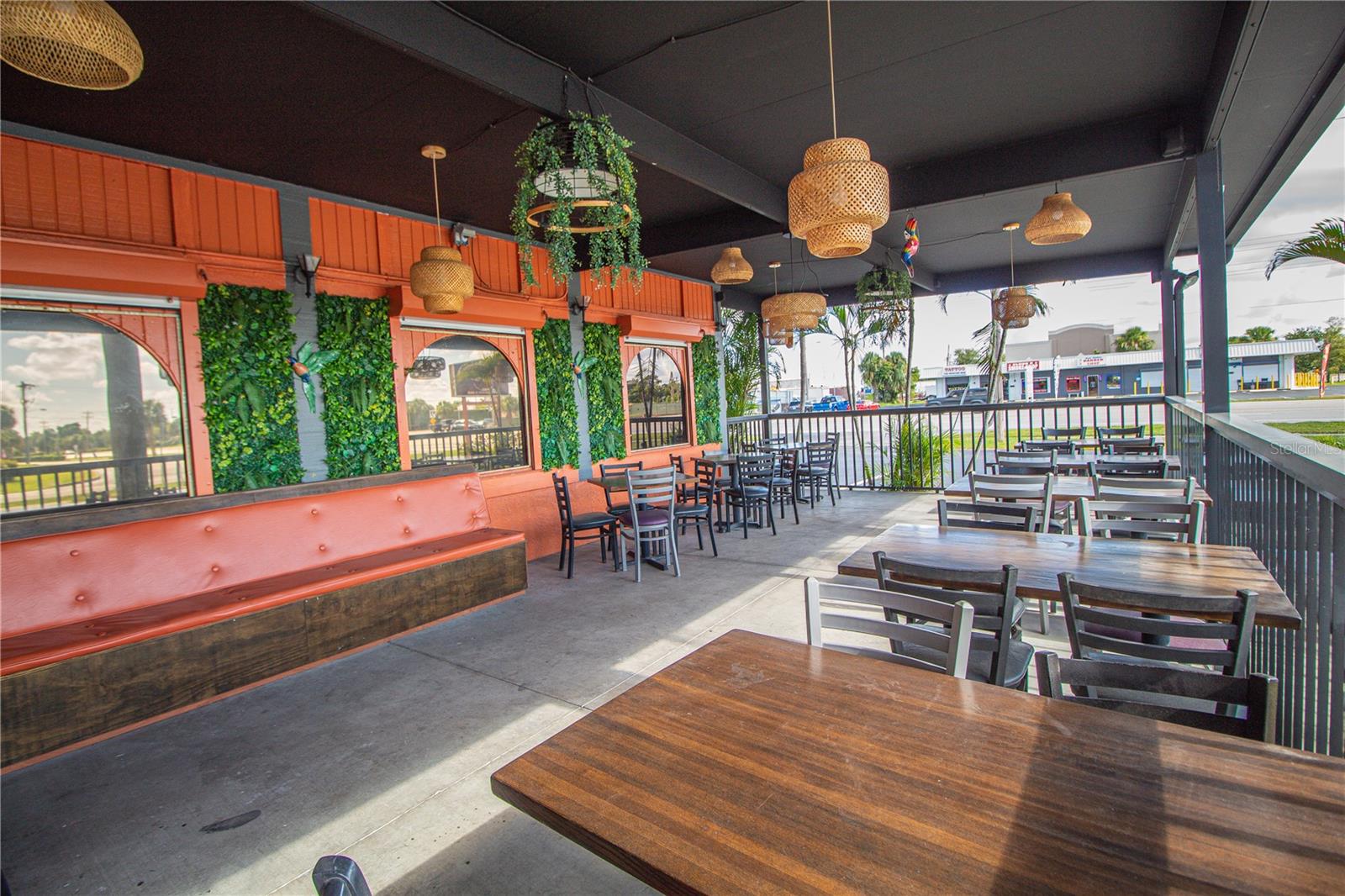 HANCOCK SQUARE - Commercial Sale