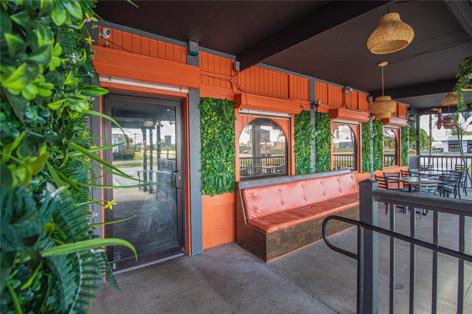 HANCOCK SQUARE - Commercial Sale