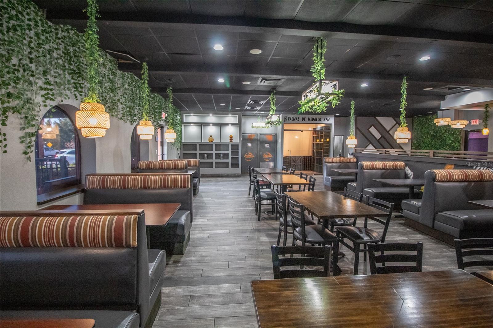 HANCOCK SQUARE - Commercial Sale