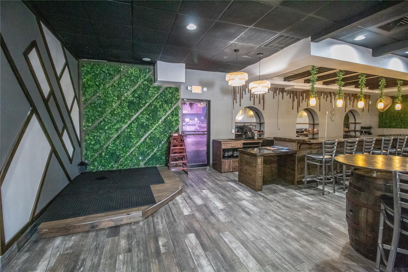 HANCOCK SQUARE - Commercial Sale