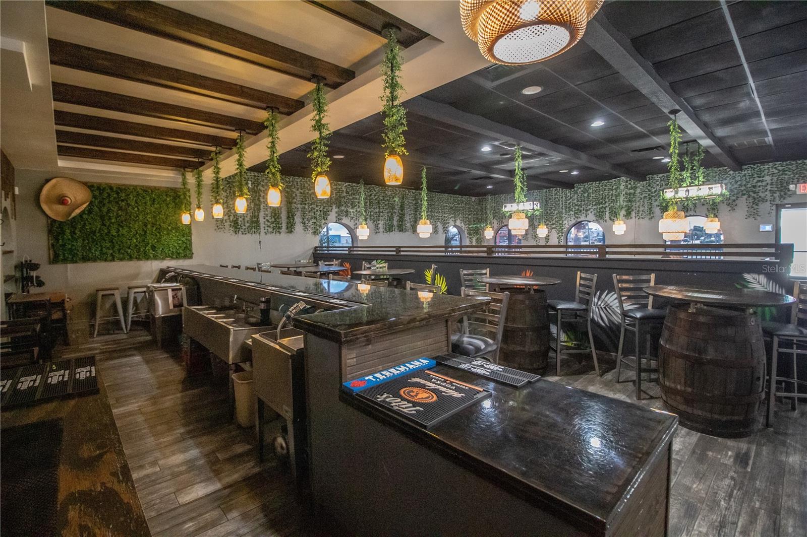 HANCOCK SQUARE - Commercial Sale