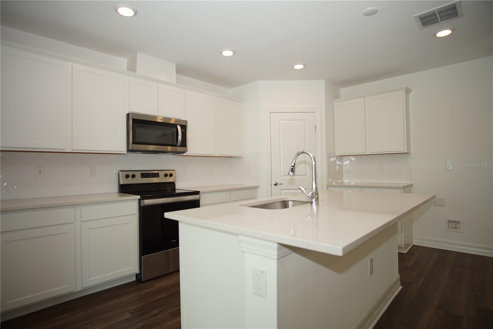 SUMMERS CAY - Residential