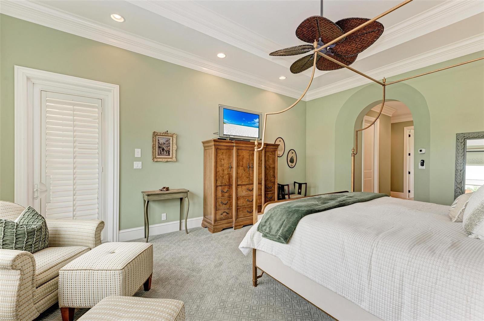 FOUNDERS CLUB - Residential