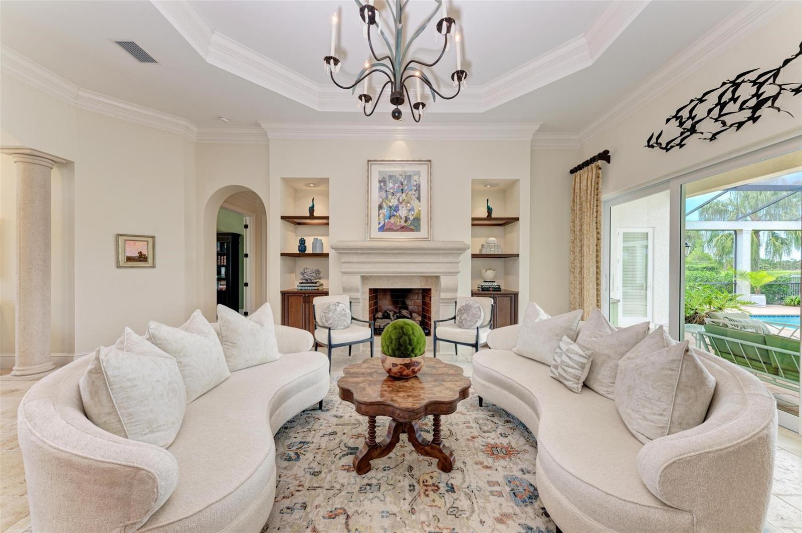 FOUNDERS CLUB - Residential