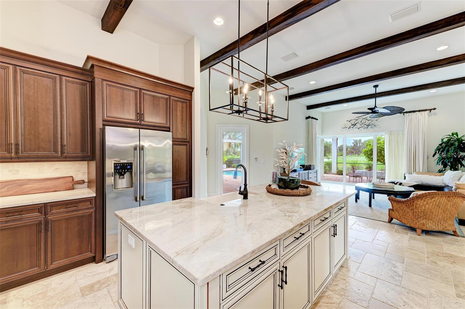 FOUNDERS CLUB - Residential