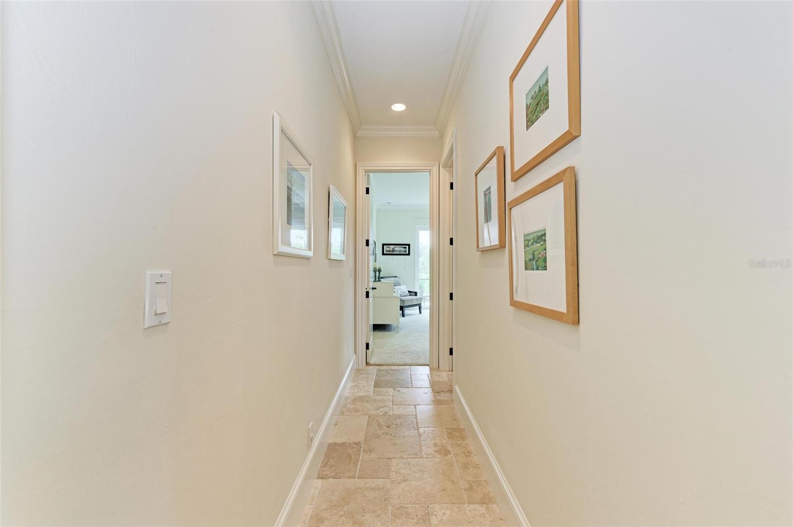 FOUNDERS CLUB - Residential