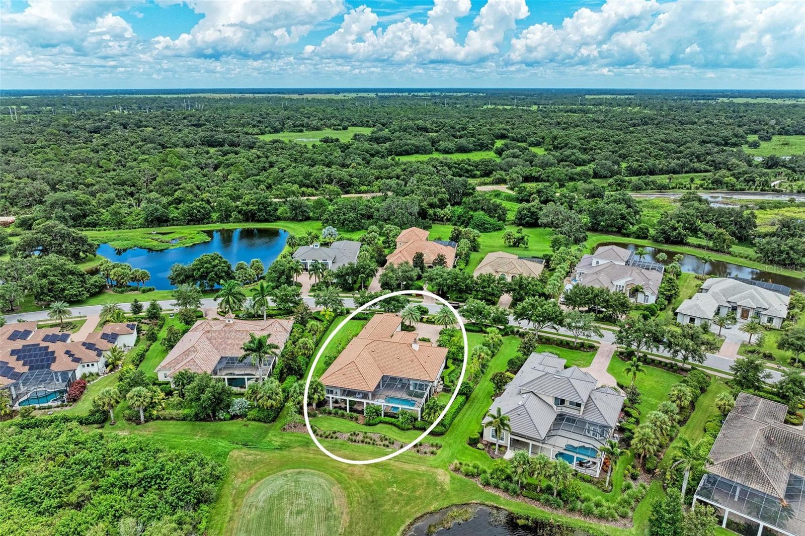 FOUNDERS CLUB - Residential