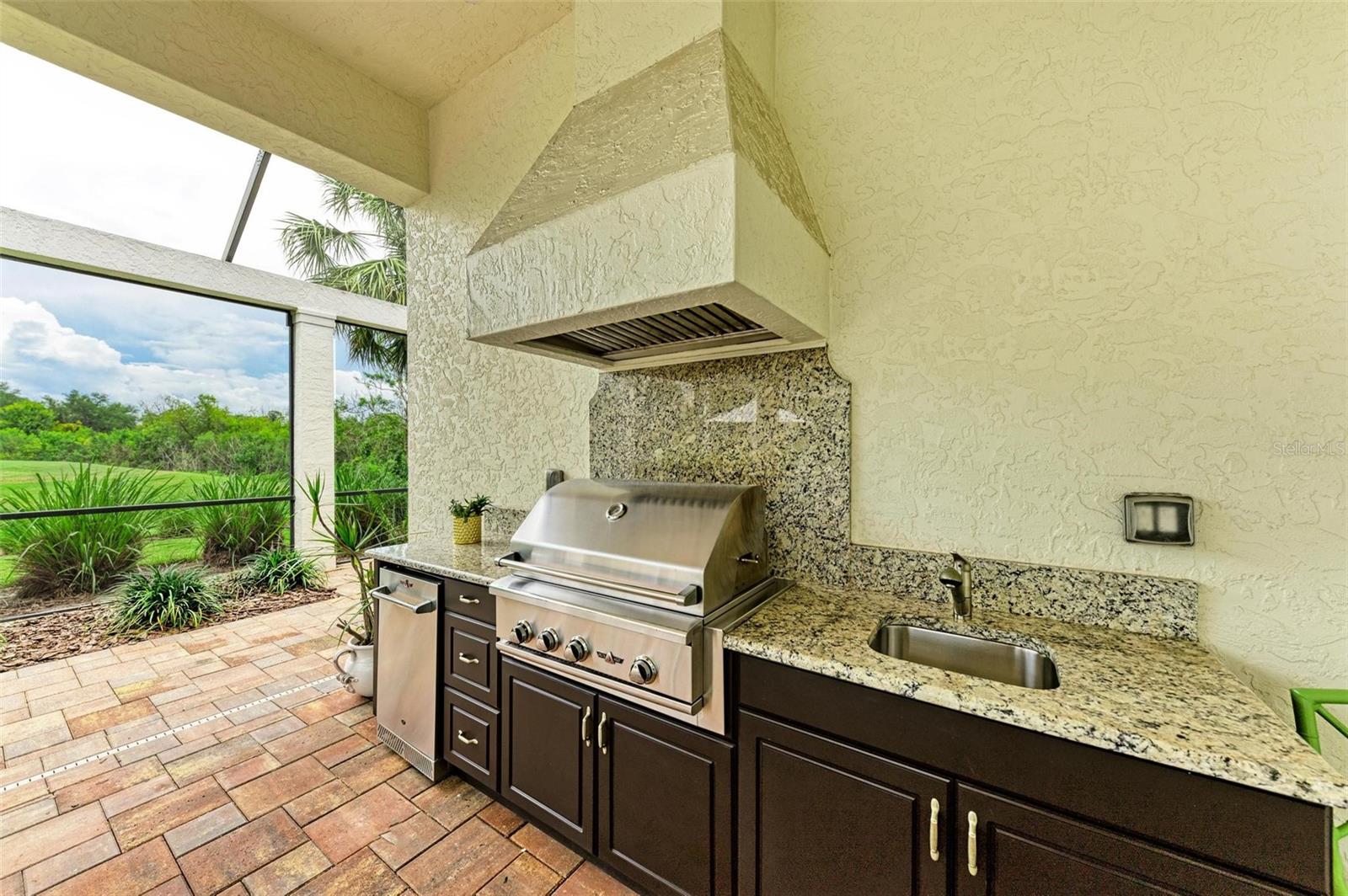 FOUNDERS CLUB - Residential