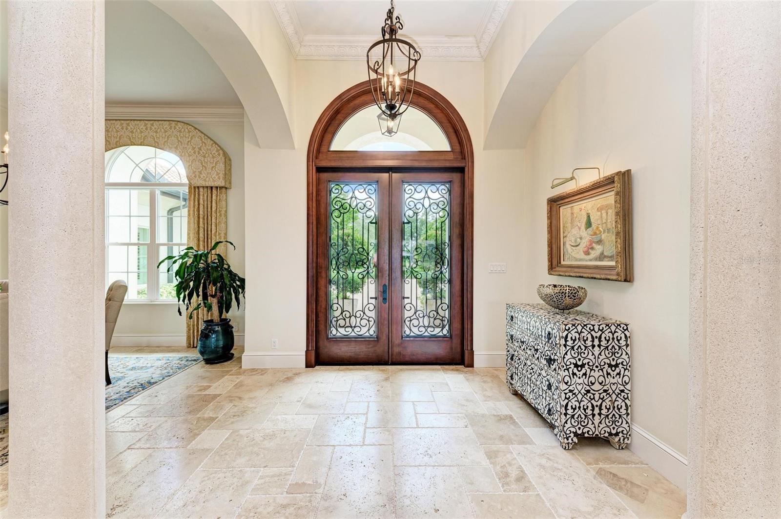 FOUNDERS CLUB - Residential