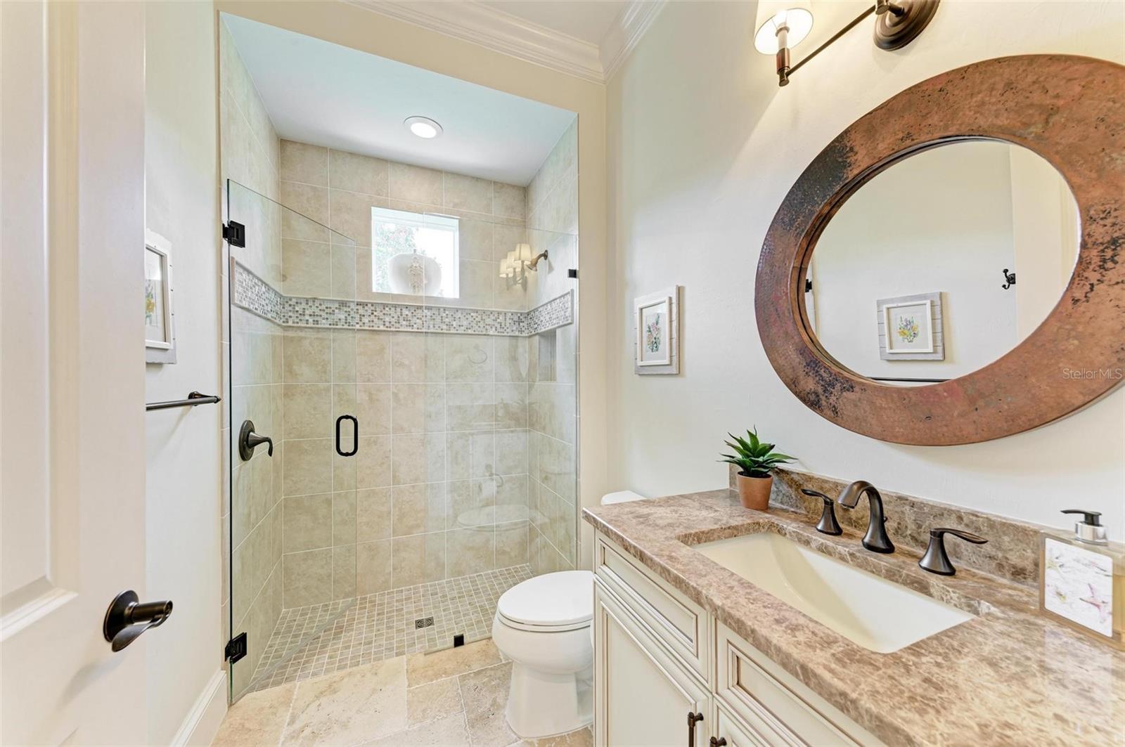 FOUNDERS CLUB - Residential