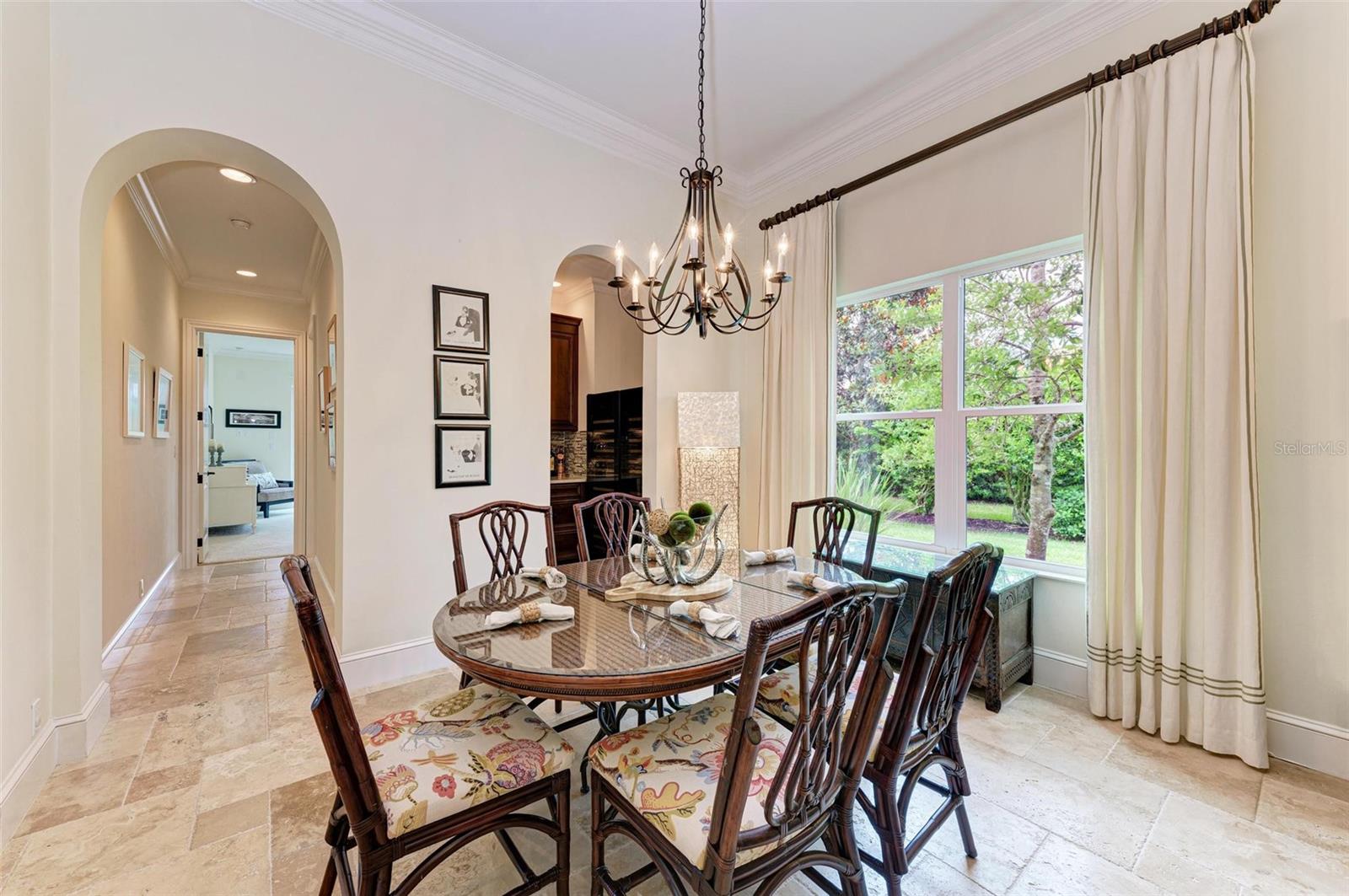 FOUNDERS CLUB - Residential