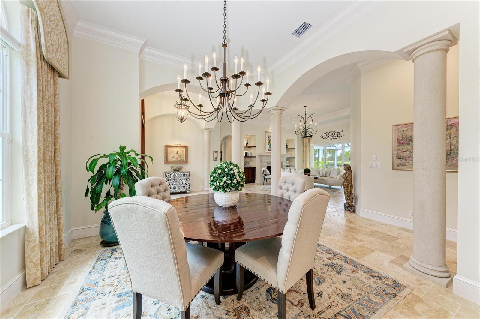 FOUNDERS CLUB - Residential