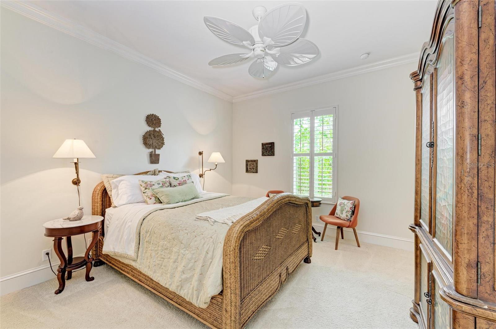 FOUNDERS CLUB - Residential