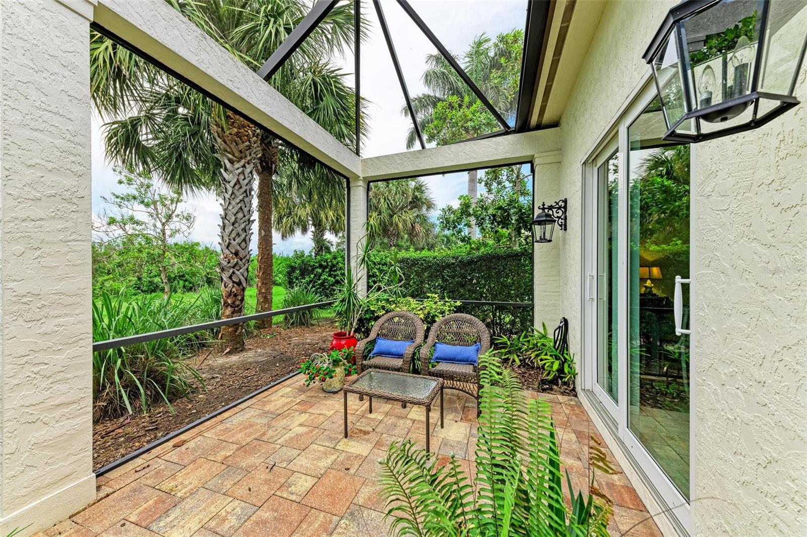 FOUNDERS CLUB - Residential