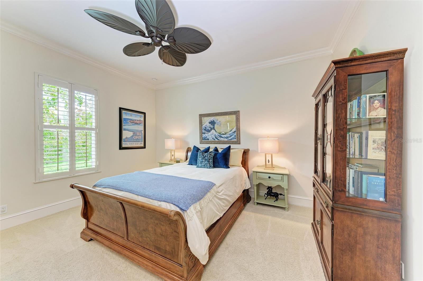 FOUNDERS CLUB - Residential