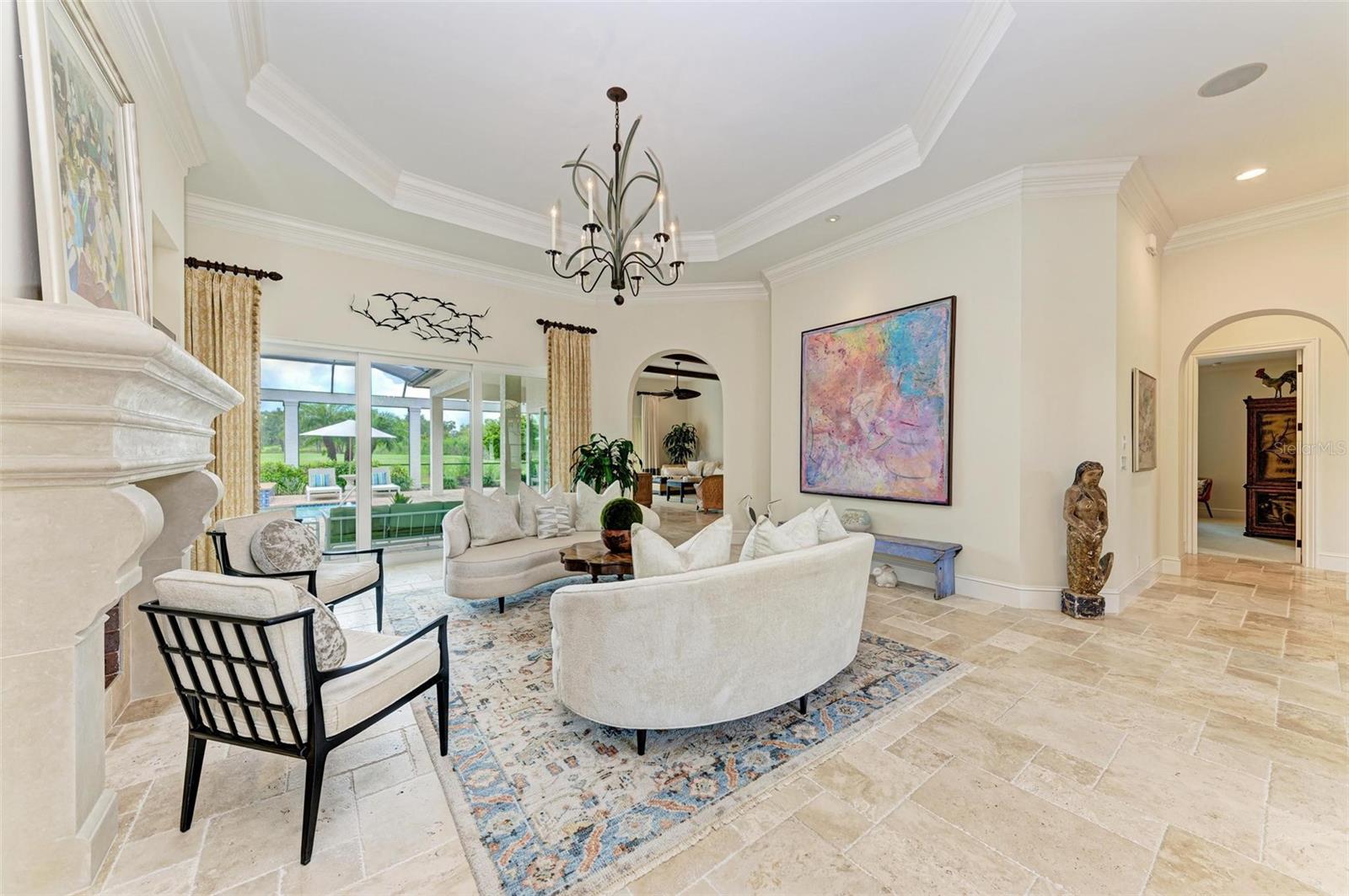 FOUNDERS CLUB - Residential