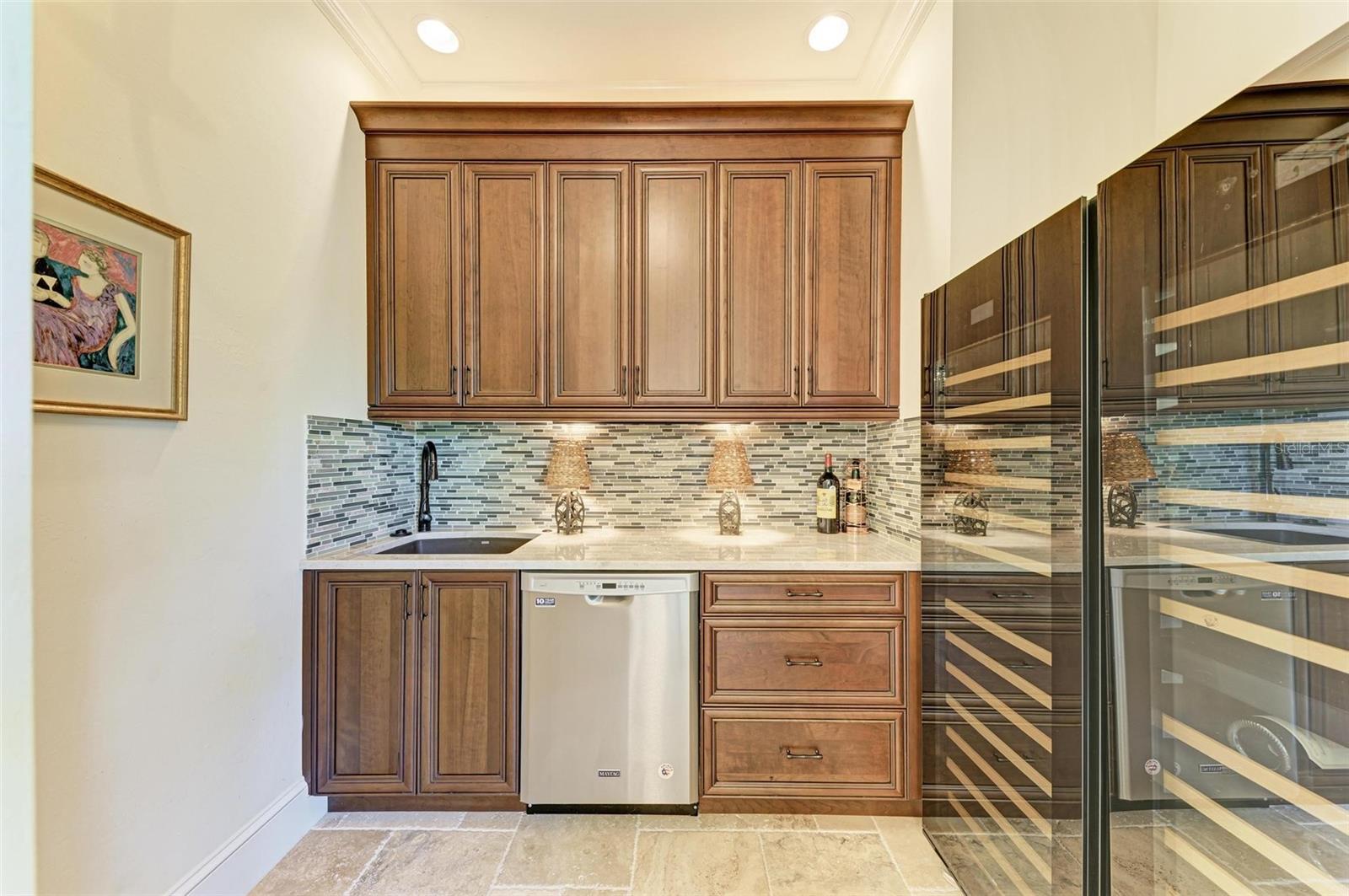 FOUNDERS CLUB - Residential