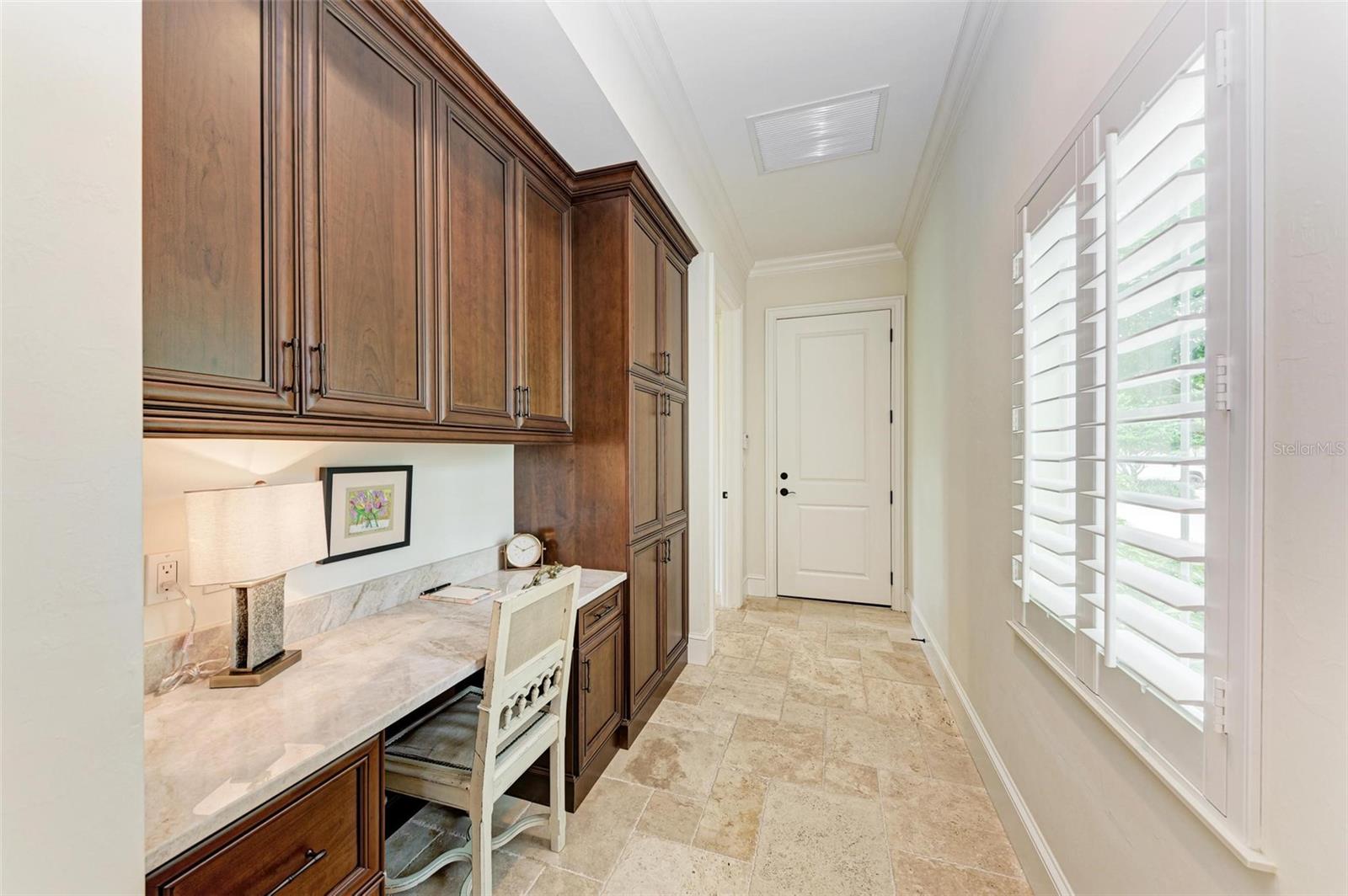 FOUNDERS CLUB - Residential