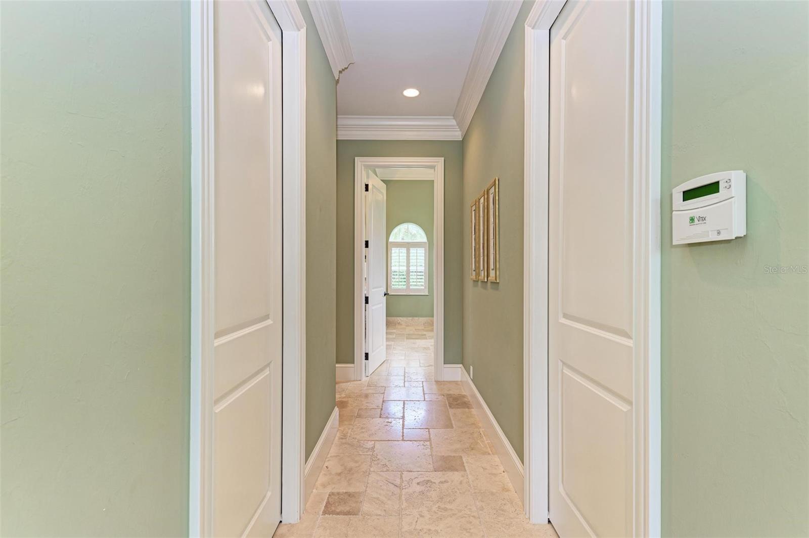 FOUNDERS CLUB - Residential