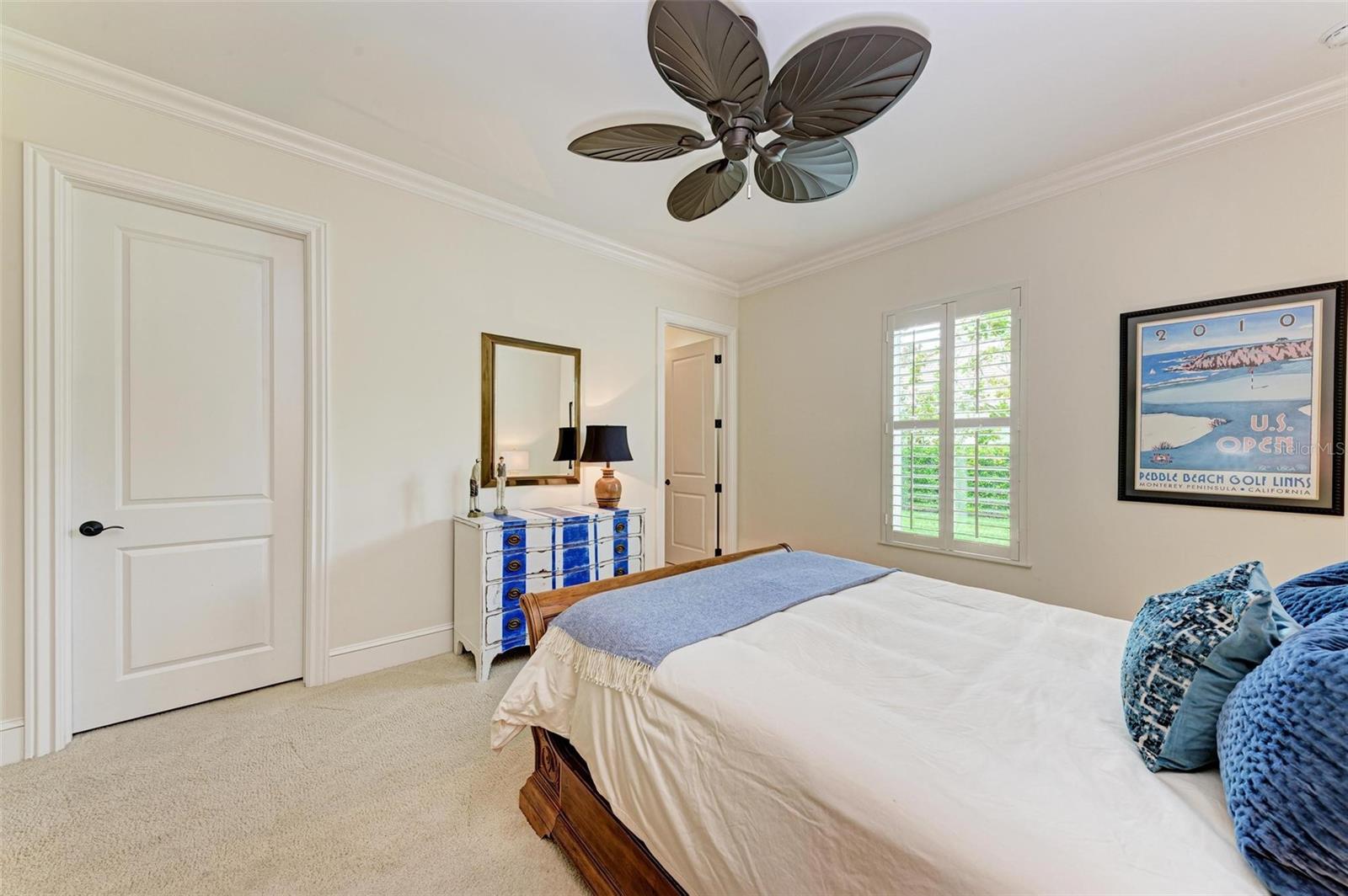 FOUNDERS CLUB - Residential